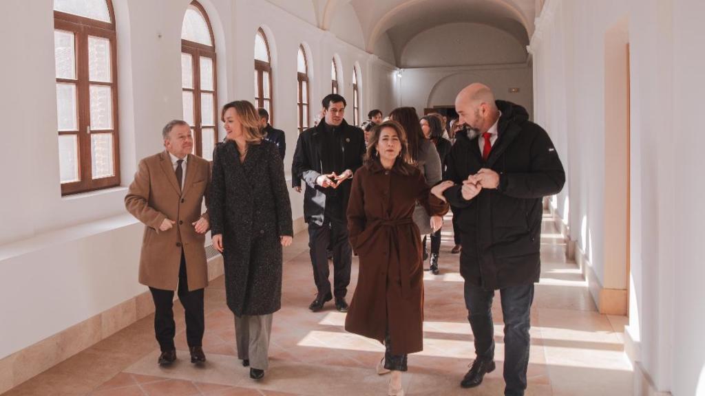 Pilar Alegría en su visita al parador de Veruela.