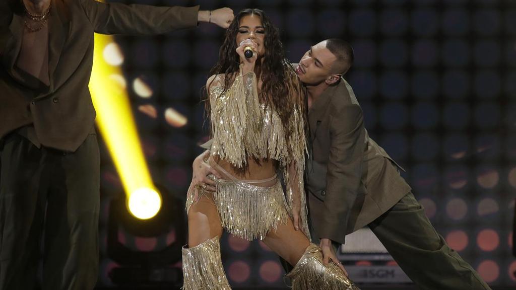 Daniela Blasco cantando en la primera semifinal del Benidorm Fest 2025.
