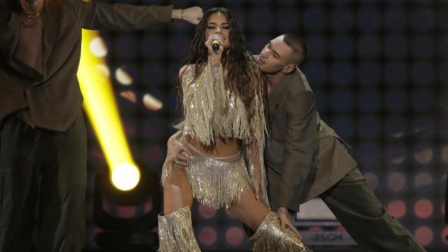 Daniela Blasco cantando en la primera semifinal del Benidorm Fest 2025.