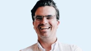 Ni los dulces ni los refrescos: soy dentista y esto es lo que más provoca caries en España en los primeros meses del año