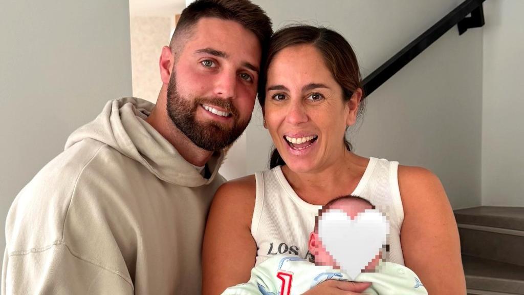 Así viven Anabel Pantoja y su pareja estos días con Alma tras el ingreso: malas noches, turnos y quiénes están con ellos