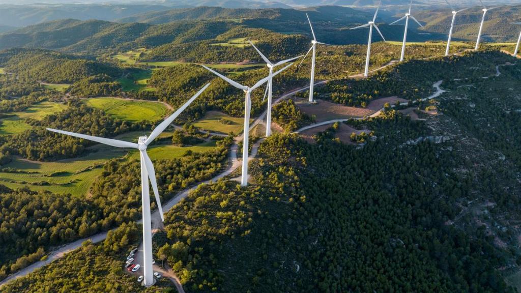 Fotografía de aerogeneradores en España.