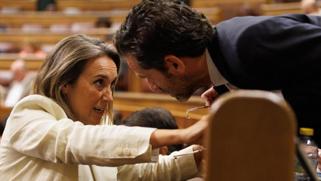 La portavoz del PP en el Congreso, Cuca Gamarra y el vicesecretario de Cultura y Sociedad del PP, Borja Sémper.