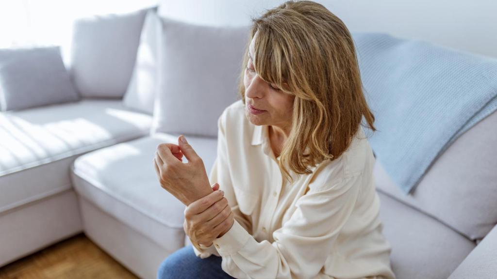 Las fracturas osteoporóticas más frecuentes son las vertebrales.