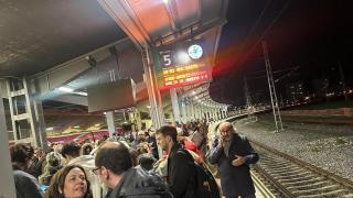 Nueva incidencia en el tren Madrid-Vigo deja a cientos de personas esperando al frío en Ourense