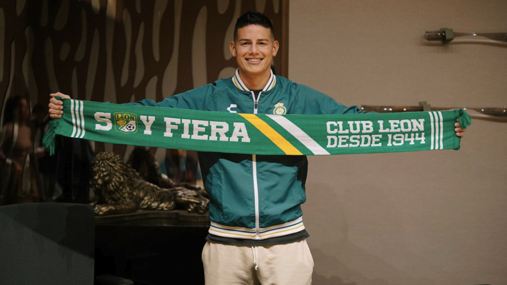 James Rodríguez, tras firmar su contrato con el Club León