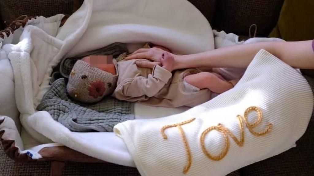 Lily Collins acaba de ser madre por gestación subrogada