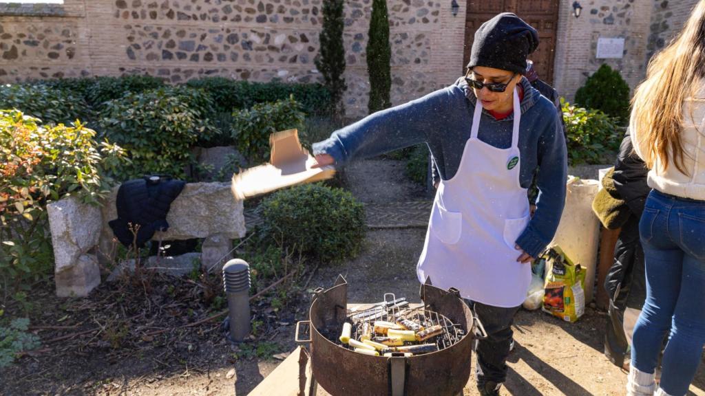 La jornada terminó con la degustación de unos ricos puerros asados.