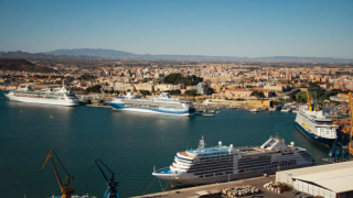 Tres cruceros atracados en el Puerto de Cartagena.
