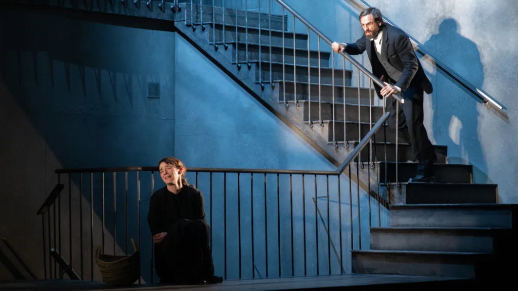 'Historia de una escalera' en el Teatro Español. Foto: Javier Naval / Teatro Español.