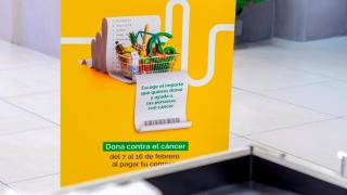 Campaña de Gadis para recaudar fondos para la Asociación Española contra el Cáncer