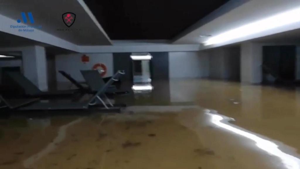 Uno de los hoteles de Torremolinos afectado por las lluvias.