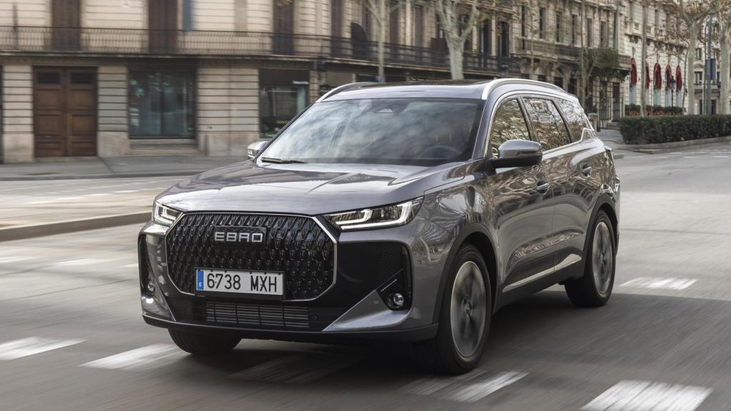 El nuevo Ebro S700 es un SUV que llama la atención por su diseño.