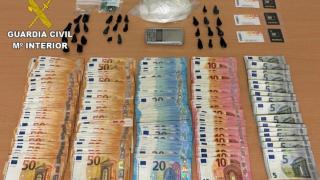 Detienen a dos vecinos de A Estrada (Pontevedra) por tráfico de drogas