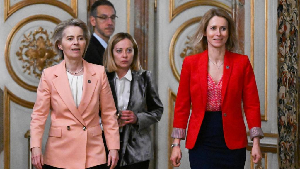 Ursula von der Leyen, Giorgia Meloni y Kaja Kallas, durante la cumbre de este lunes en Bruselas