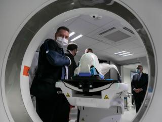 Page, en 2021, durante la inauguración del Servicio de Oncología Radioterápica del Hospital Universitario de Toledo.