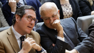 Antonio Garamendi, presidente de la CEOE, y Juan Roig, presidente de Mercadona. Efe / Ana Escobar