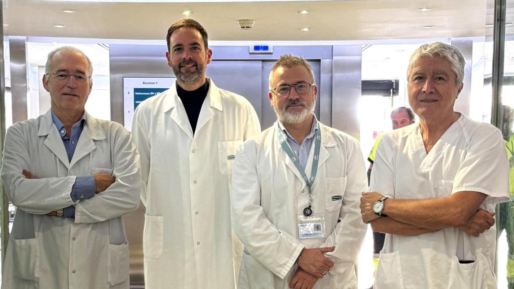 De izquierda a derecha los doctores Fuster, Gavilá, López-Guerrero y Arribas del IVO