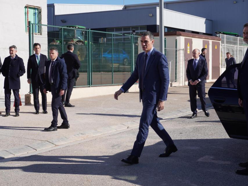 Sánchez, a su llegada a Novartis, en La Almunia de Doña Godina (Zaragoza).