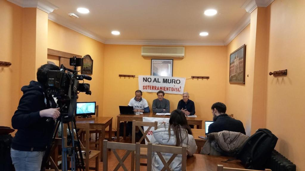 Rueda de prensa de los miembros de la Plataforma Por el Soterramiento de Valladolid