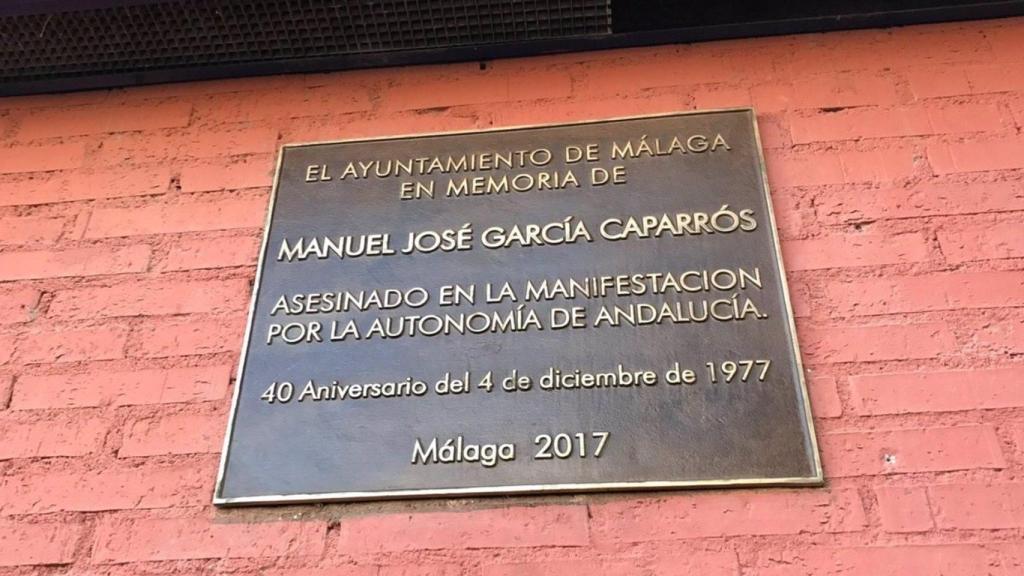Placa Manuel José García Caparrós.