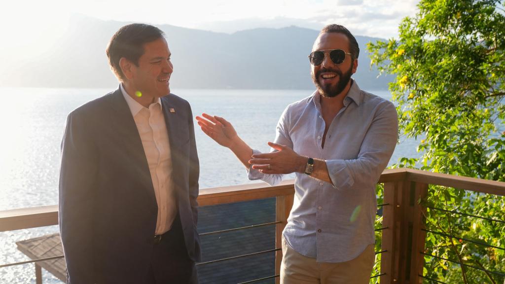 El secretario de Estado de EEUU, Marco Rubio, visita al presidente de El Salvador, Nayib Bukele.