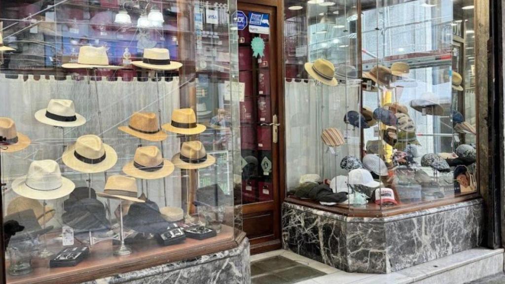 Sombrerería Iglesias, en Santiago.