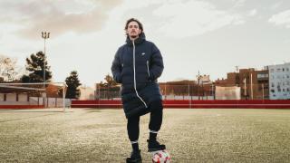 Javi Poves en el campo donde el Moscardó disputa los partidos de local.