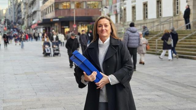 Luisa Sánchez presenta sus avales en Vigo.