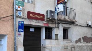 Exterior de la administración de Loterías que ha repartido un millón de euros.