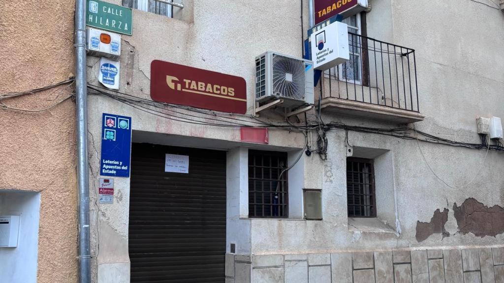 Exterior de la administración de Lotería que ha repartido un millón de euros.