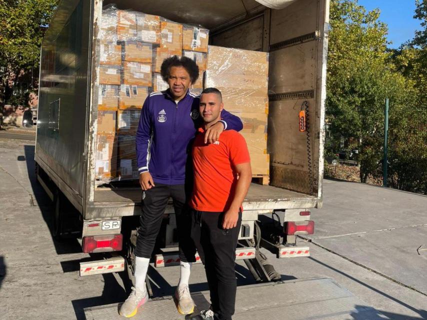 Benjamín Zarandona enviando ayuda humanitaria a Guinea Ecuatorial