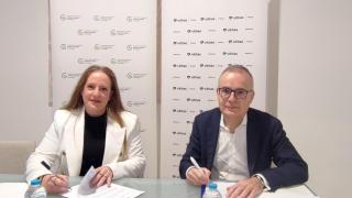 Firma del convenio entre Vithas Málaga y AECC.