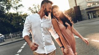 Imagen de archivo de una pareja.