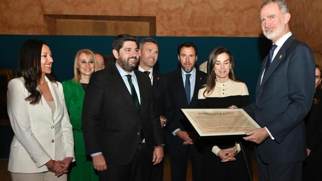 El Rey Felipe VI recibe la proclama de la Constitución de 1837 en Caravaca de la Cruz.