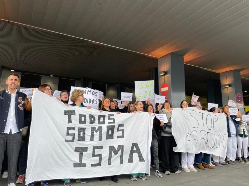 Personal sanitario en la manifestación de este jueves.