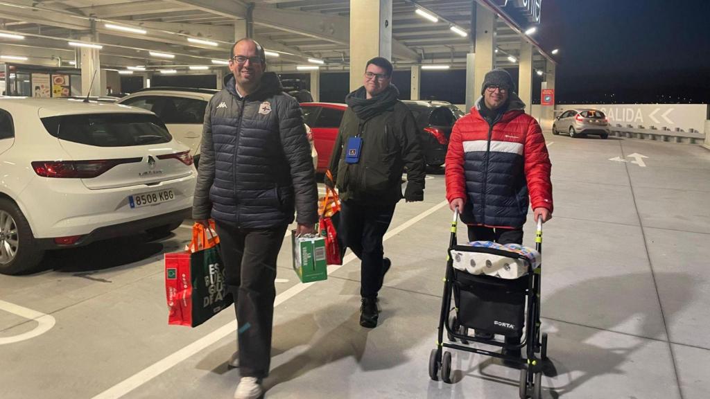 Iván, Carlos y José Manuel son ahora compañeros de piso.