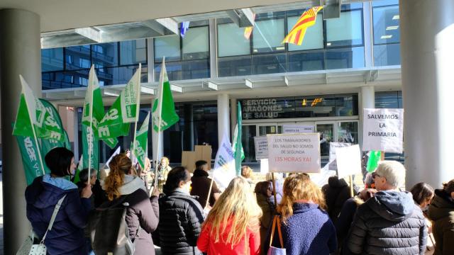 Concentación de los sindicatos sanitarios en Aragón el pasado martes.