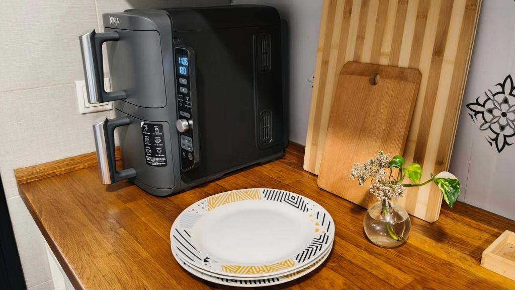 Los dos cajones apilados en vertical de la Ninja Double Stack XL no ocupan tanto espacio