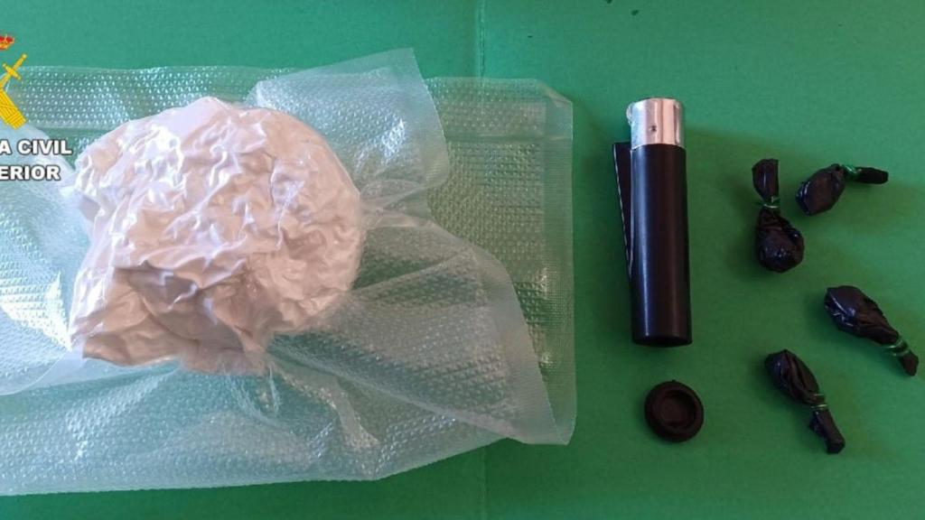 Detenido un vecino de Teo con más de 100 gramos de cocaína en su vehículo.