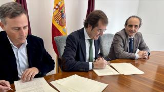 La firma del convenio entre la Autoridad Portuaria de Cartagena y el Colegio de Ingenieros de Caminos, Canales y Puertos.