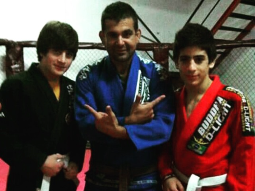 Aleksandre Topuria e Ilia Topuria, en sus inicios de adolescentes en el Climent Club