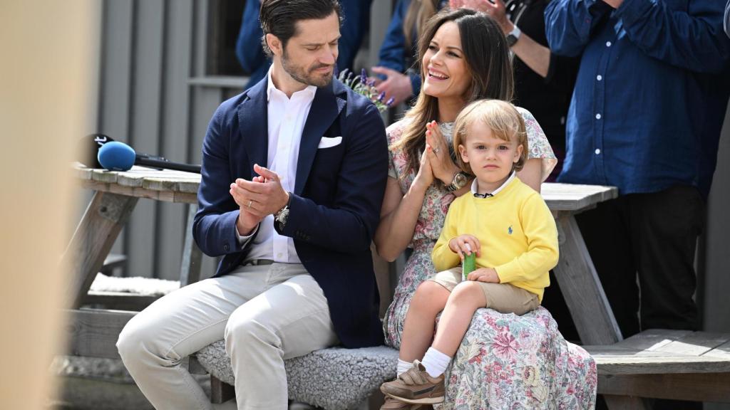 El príncipe Carlos Felipe de Suecia y su mujer, Sofía, son padres de tres hijos varones y una niña.