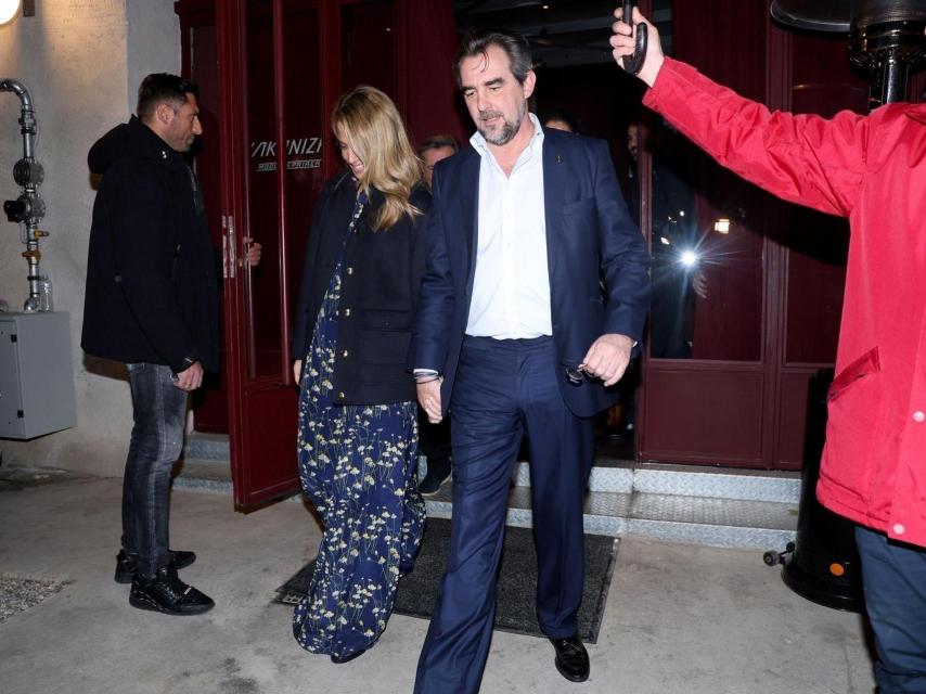 Nicolás de Grecia y Chrysi Vardinoyannis, saliendo de la celebración de su preboda.
