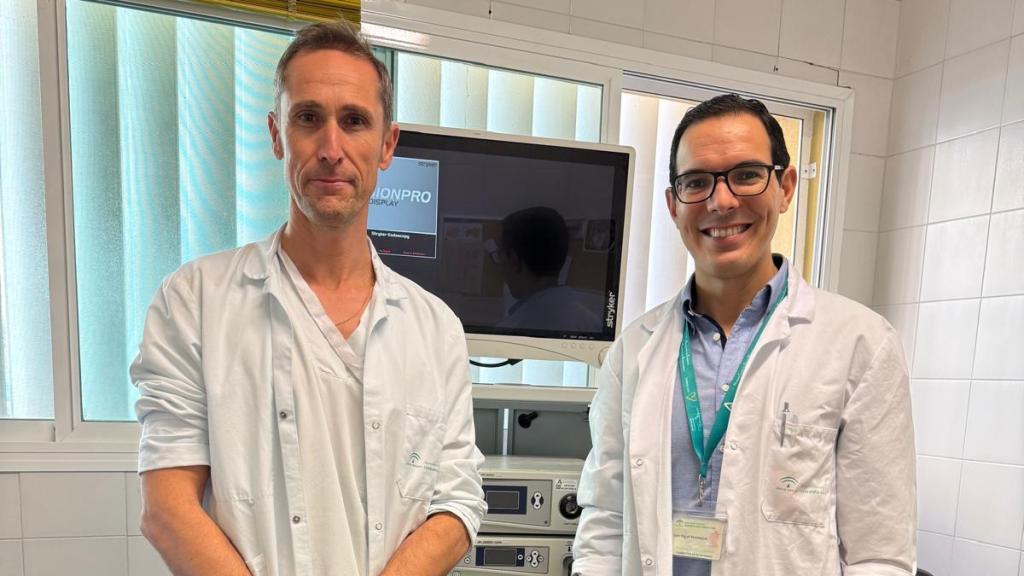 El jefe de servicio de Otorrinolaringología, Juan Miguel Palomeque y el facultativo especialista en Otorrinolaringología de la unidad de Disfagia, José Muñoz.