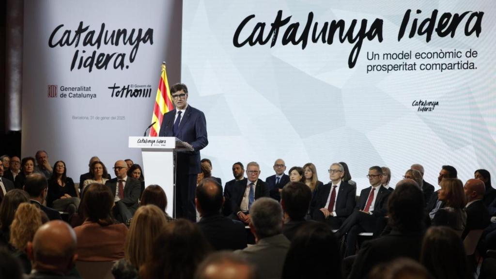 El presidente de la Generalitat de Cataluña, Salvador Illa, el pasado 31 de enero, presentando su plan 'Cataluña lidera'.