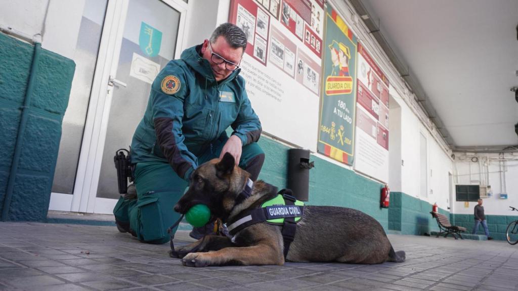 Ortiz con Tabarca en la Comandancia de Alicante.