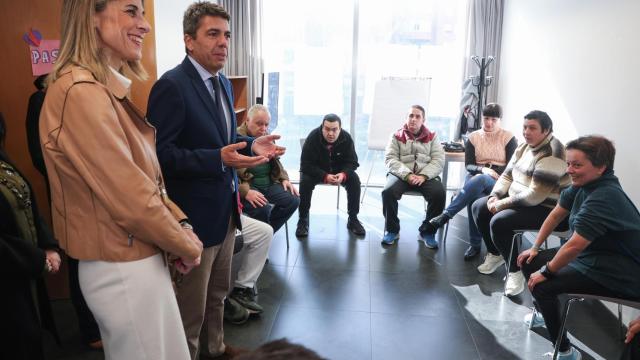 El president de la Generalitat, Carlos Mazón, visita el CRIS de Crevillente.