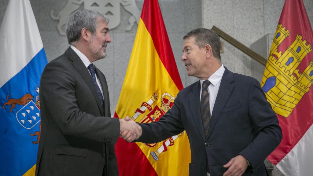 Fernando Clavijo, presidente de Canarias, y Emiliano García-Page, presidente de Castilla-La Mancha, han celebrado este viernes una reunión de trabajo en Las Palmas.