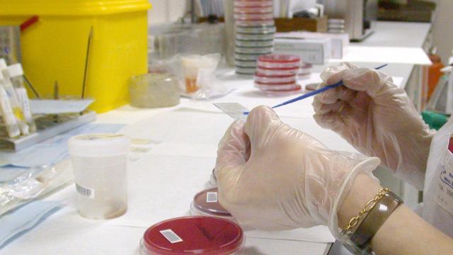 Laboratorio del Sescam. Imagen de archivo.